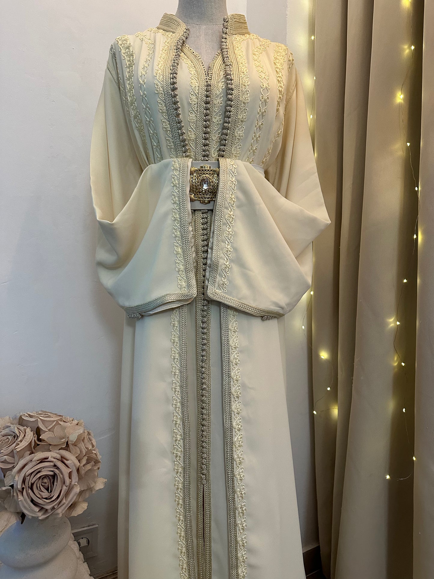 Takchita Blanc cassé Dorée
